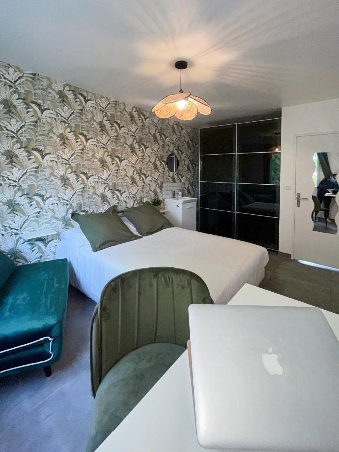 Auteuil • 4 • Wifi • Metro A 400m Apartment *
